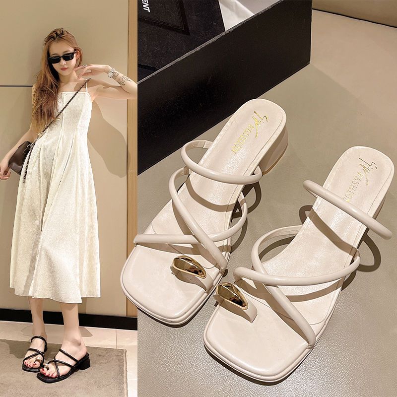 Vielseitige flache Sandalen für Damen