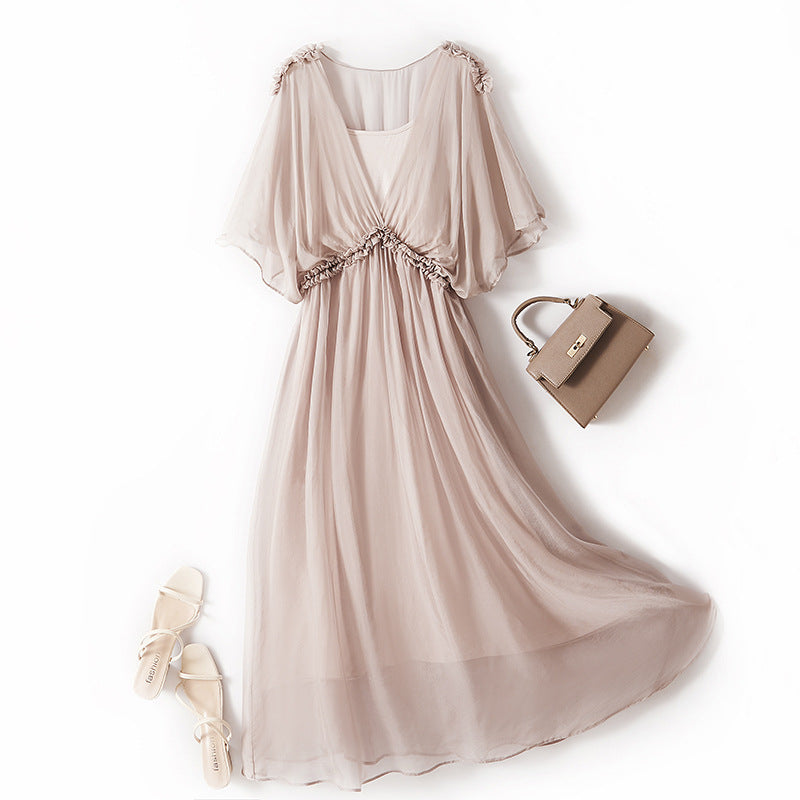 Elegantes Seidenkleid mit Fledermausärmeln – Bild 2 | LuxeStyle