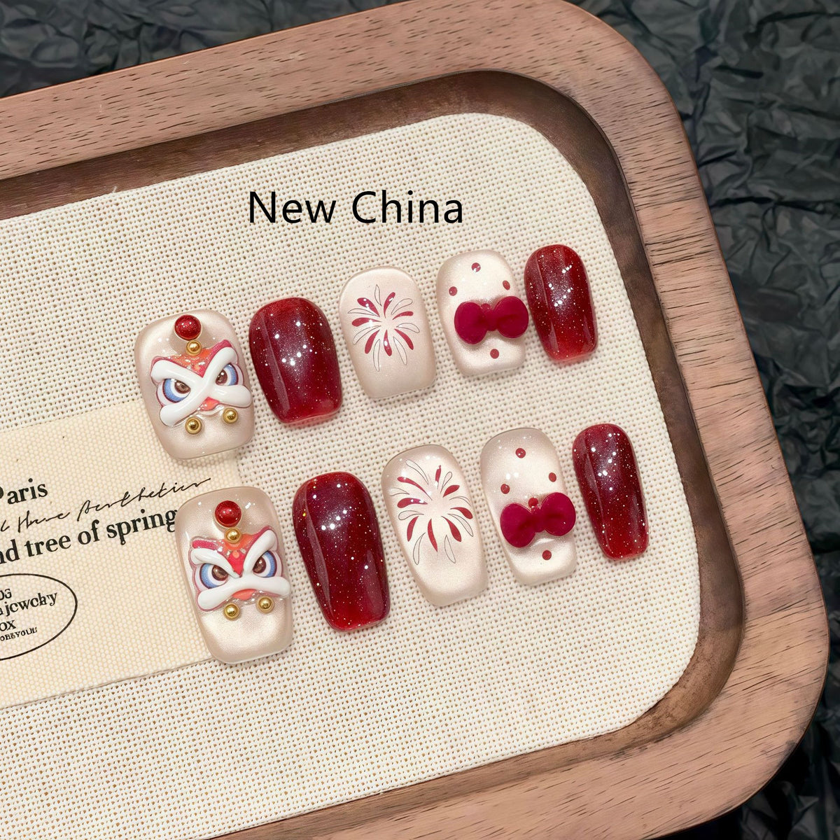 Rotes Cat's Eye Nagelset zum Aufkleben – Bild 1 | LuxeStyle