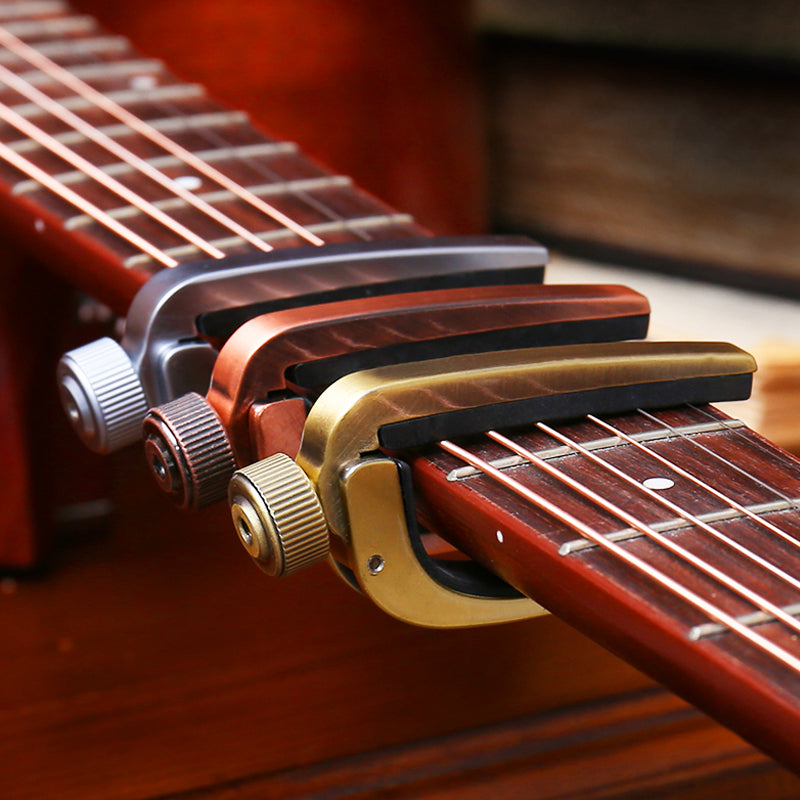 Kapodaster für Folk- und E-Gitarren – Bild 8 | LuxeStyle