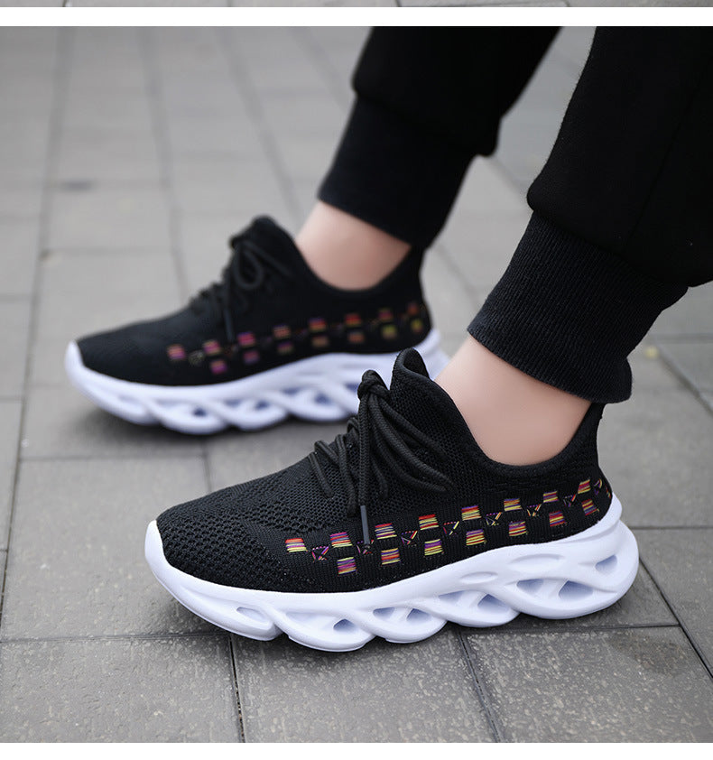 Sportliche Mädchenschuhe mit Mesh – Bild 5 | LuxeStyle