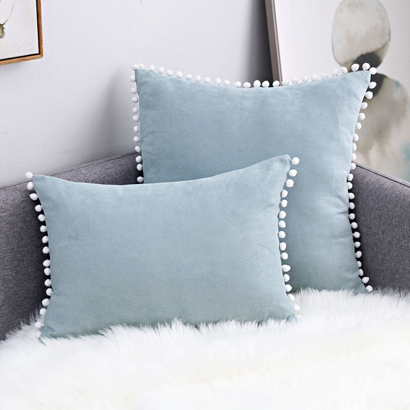 Sofa Kissen mit verspielten Bommeln – Bild 20 | LuxeStyle