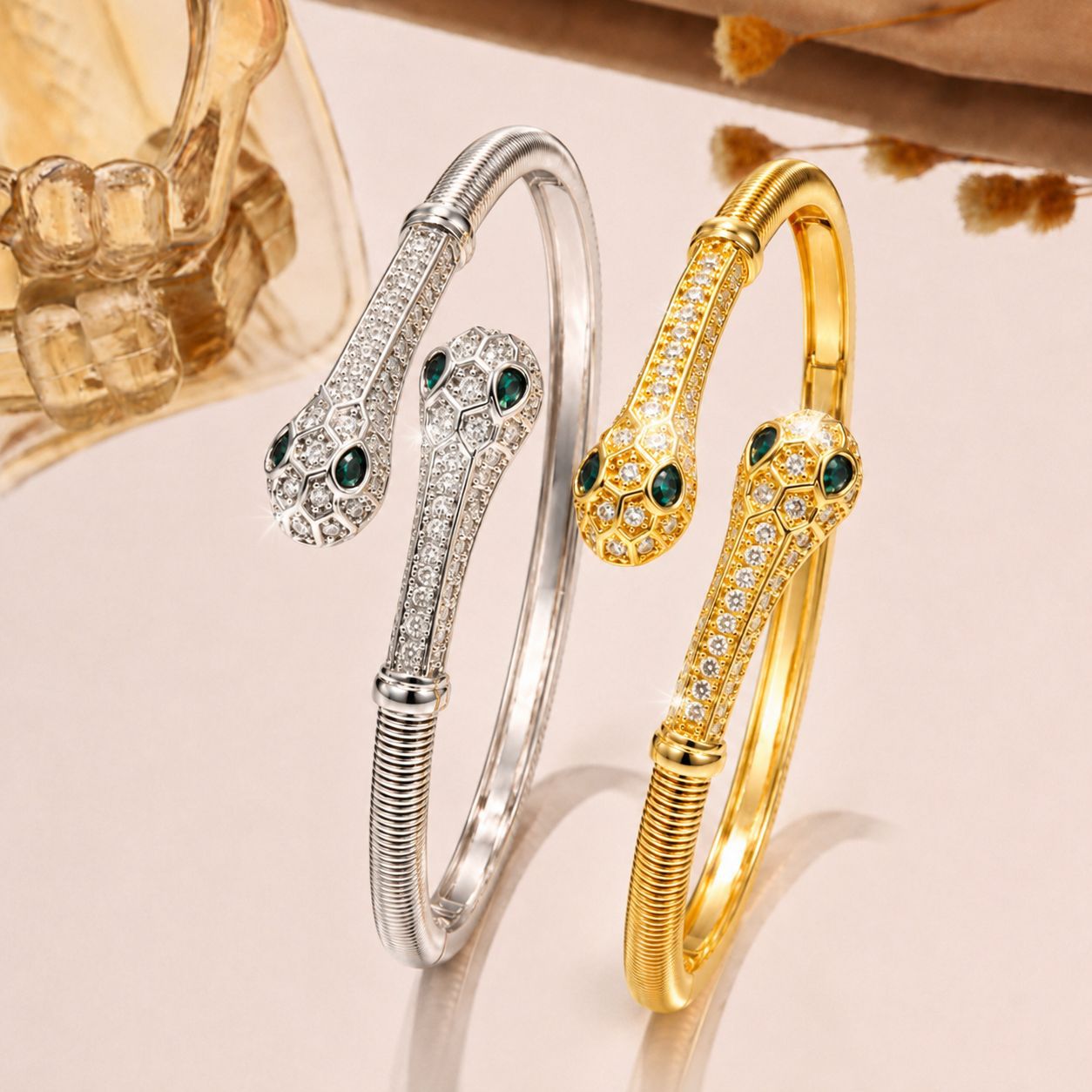 Doppelköpfiges Schlangen-Armband mit Diamanten