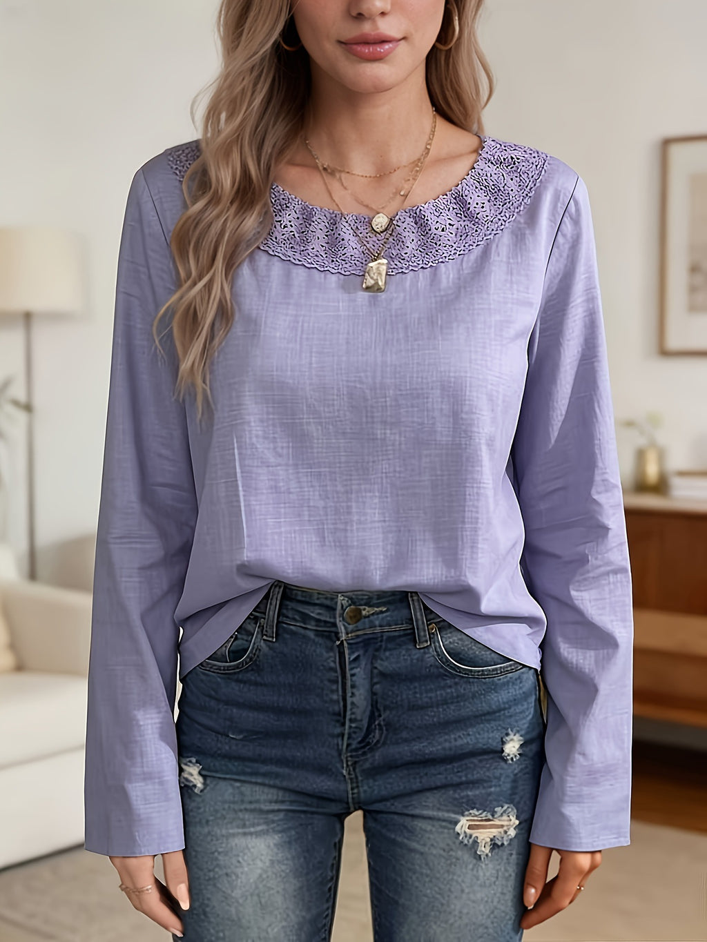 Lavendelfarbenes Langarm-Top mit Spitze