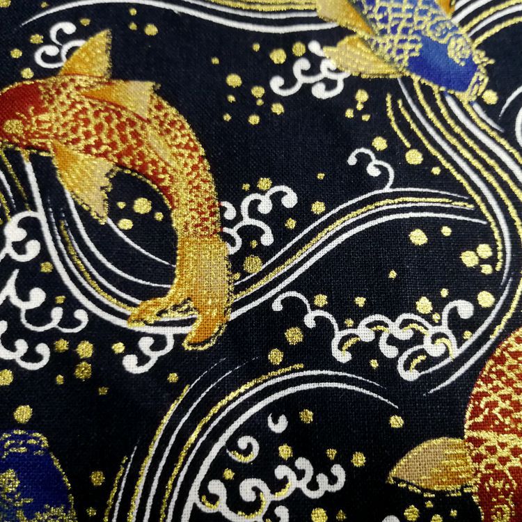 Japanischer Baumwollstoff mit Goldpuder-Druck – Bild 4 | LuxeStyle