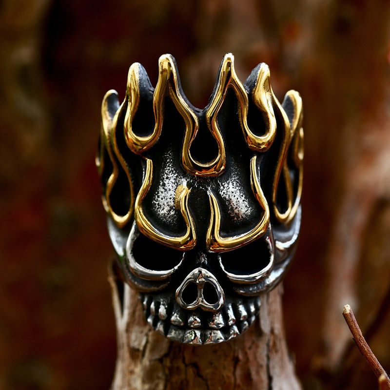 Flammen-Totenkopf-Ring aus Titanstahl – Bild 4 | LuxeStyle