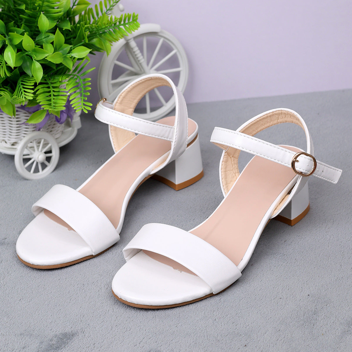 Elegante Sandaletten mit Blockabsatz – Bild 3 | LuxeStyle