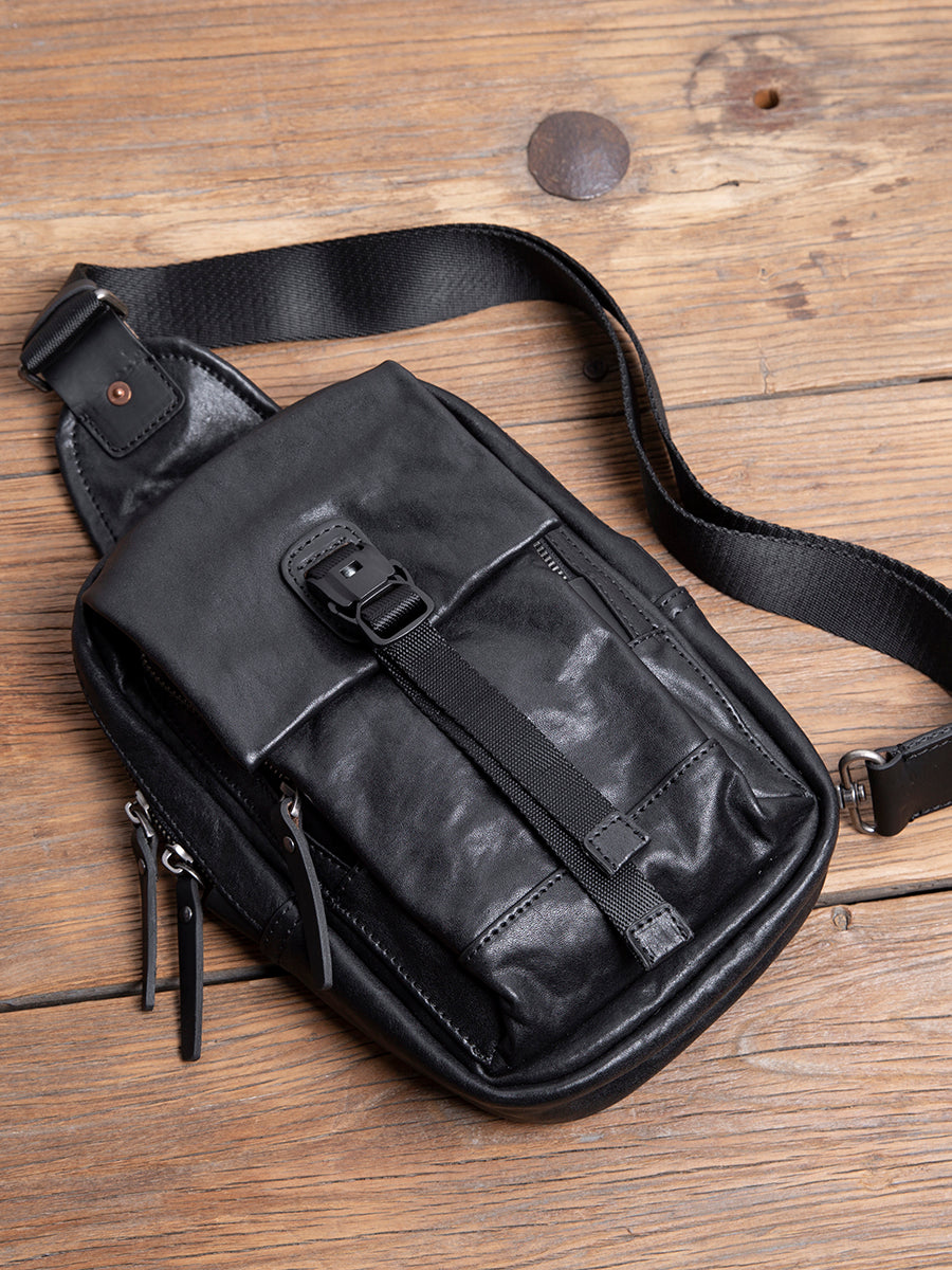 Kleine Brusttasche aus echtem Leder – schwarz – Bild 4 | LuxeStyle