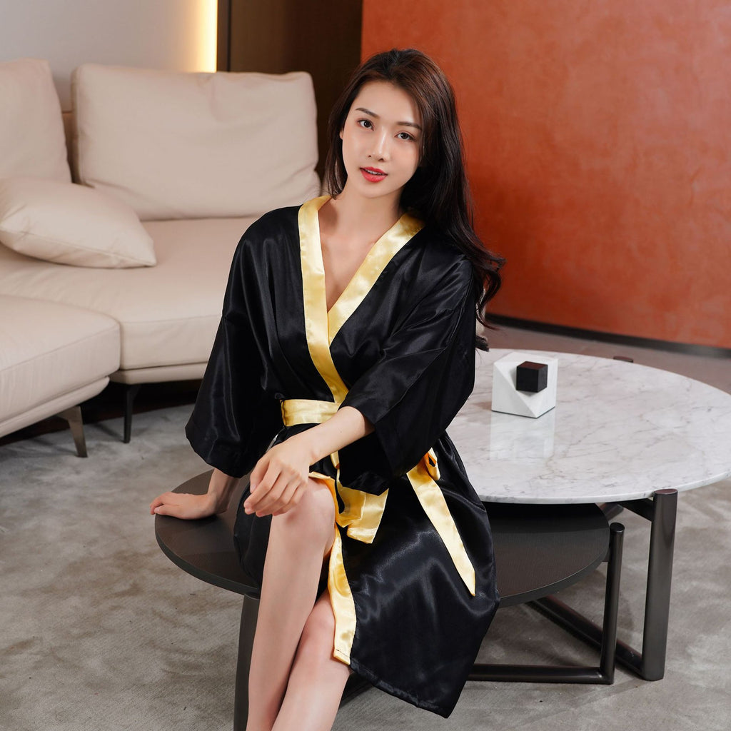 Elegante Morgenrobe aus Eisseide