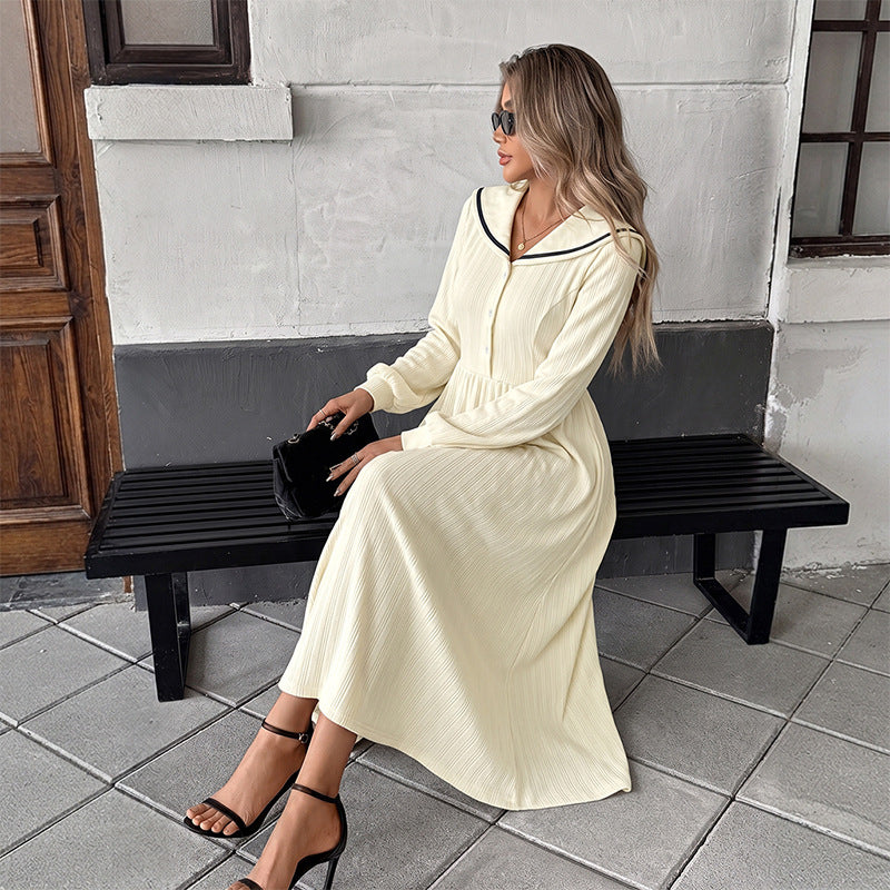 Marineblaues A-Linien Midikleid mit Gürtel