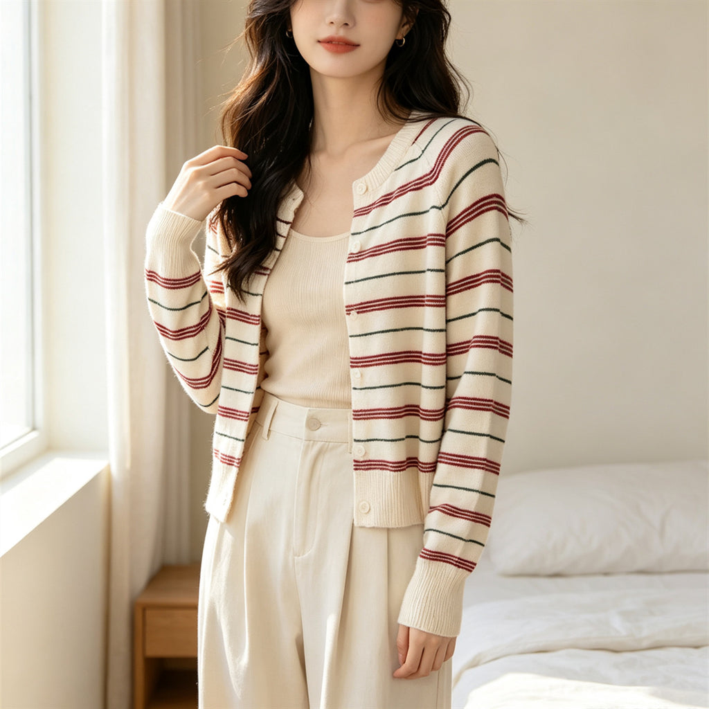 Eleganter Strickpullover mit Farbstreifen