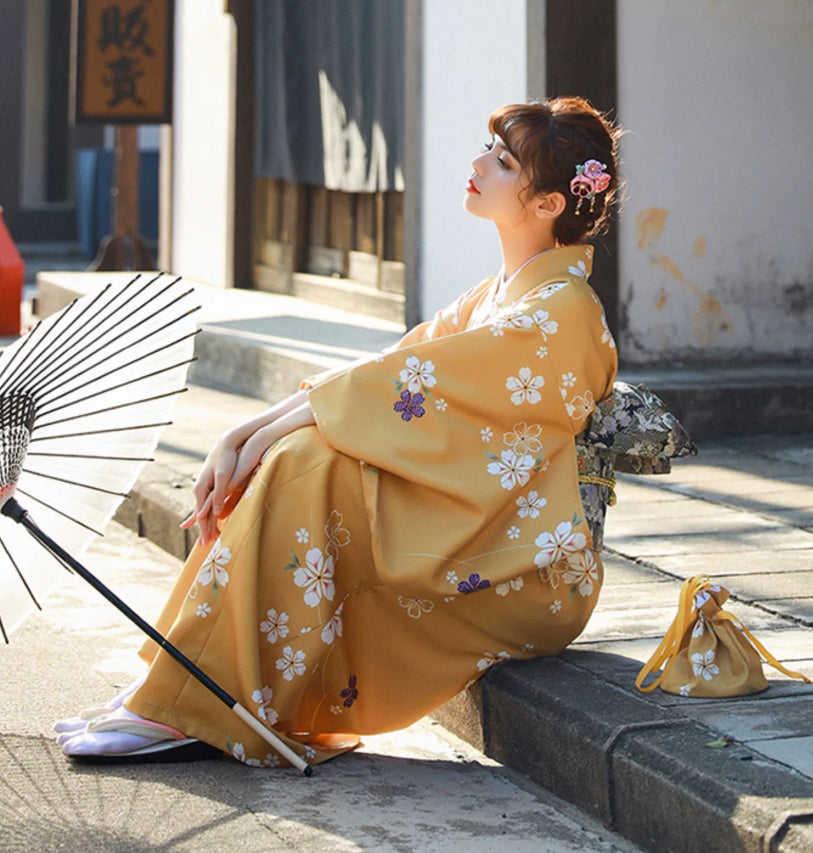Modernisierter Kimono für junge Damen – Bild 9 | LuxeStyle