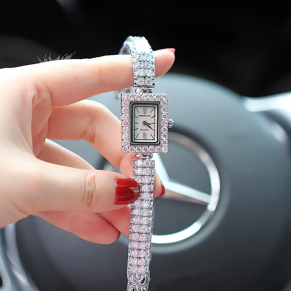Damen Quarzuhr mit Strasssteinen und Farb-Zifferblatt – Bild 3 | LuxeStyle