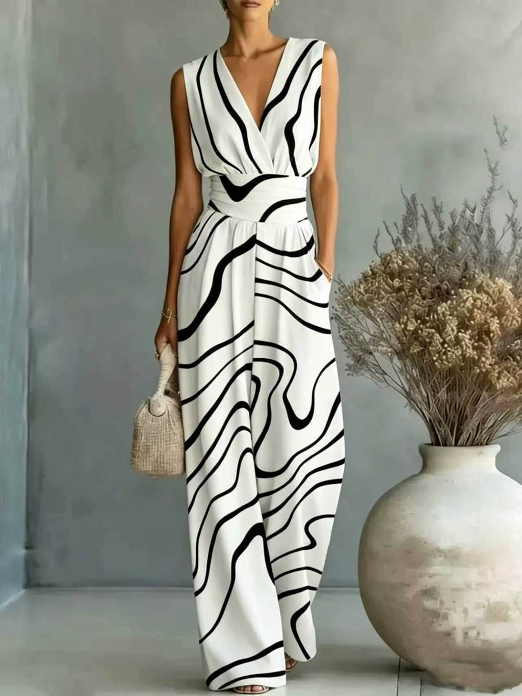 Ärmelloser Jumpsuit mit V-Ausschnitt