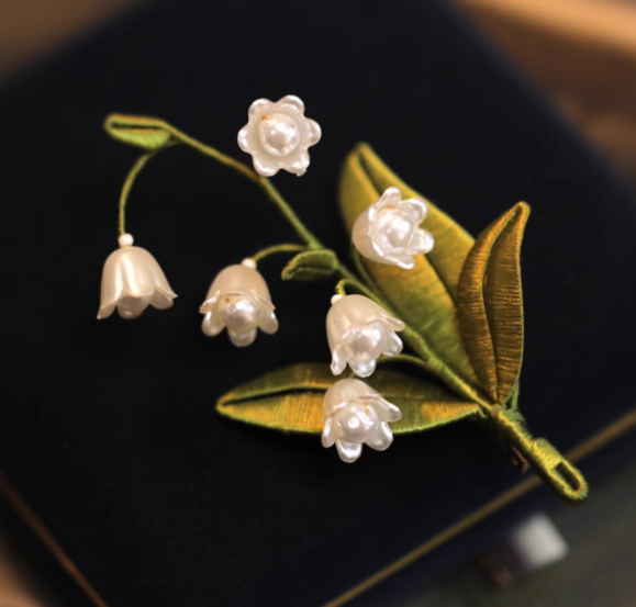Lilien-Brosche für Mäntel – Bild 5 | LuxeStyle