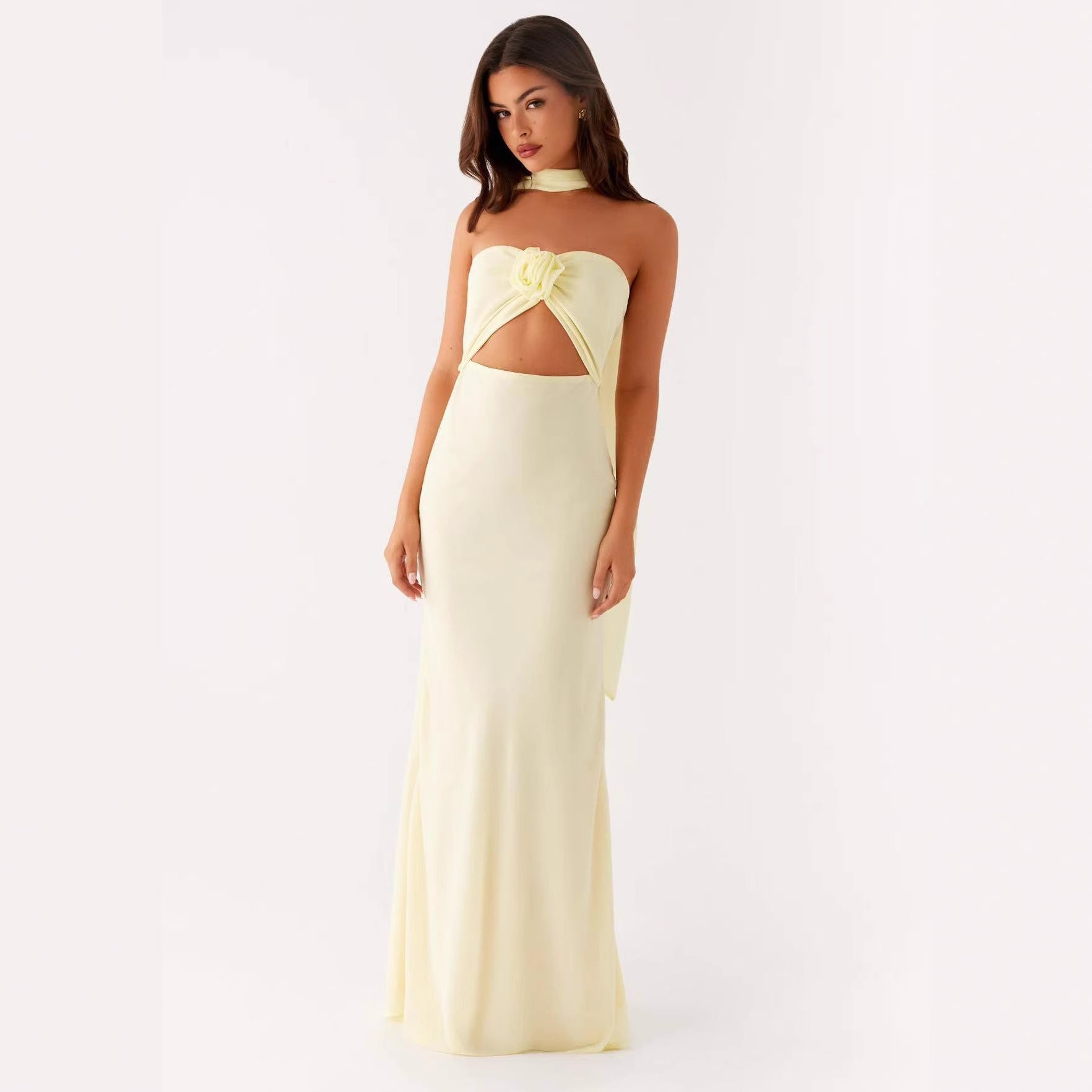 Blumiges Kleid mit Schnürung