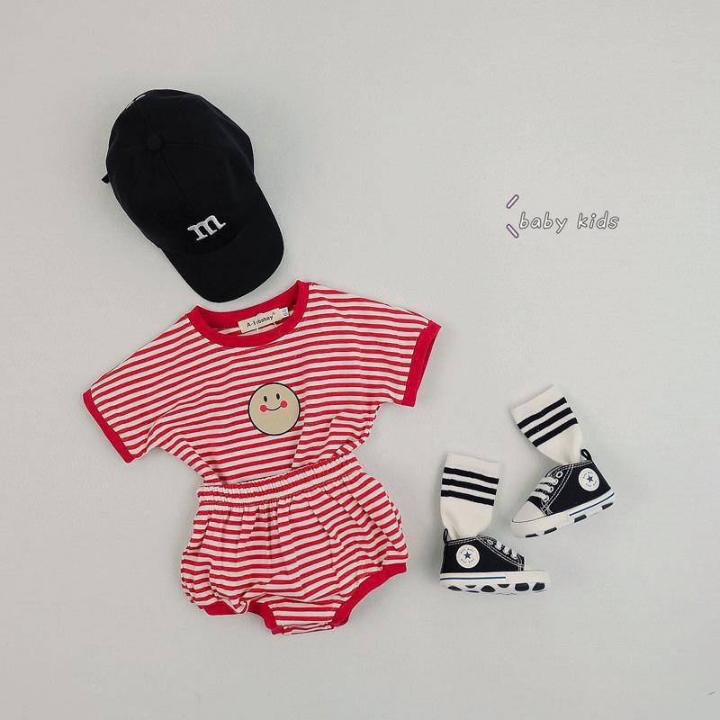 Gestreiftes T-Shirt und Shorts für Babys – Bild 2 | LuxeStyle
