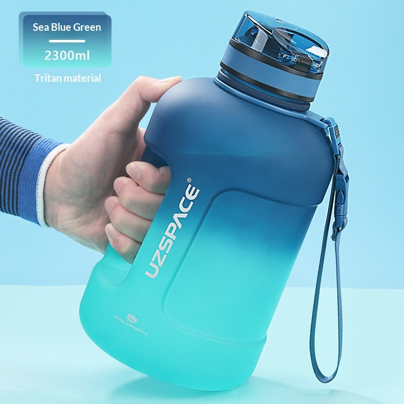 Sport-Trinkflasche mit grossem Fassungsvermögen