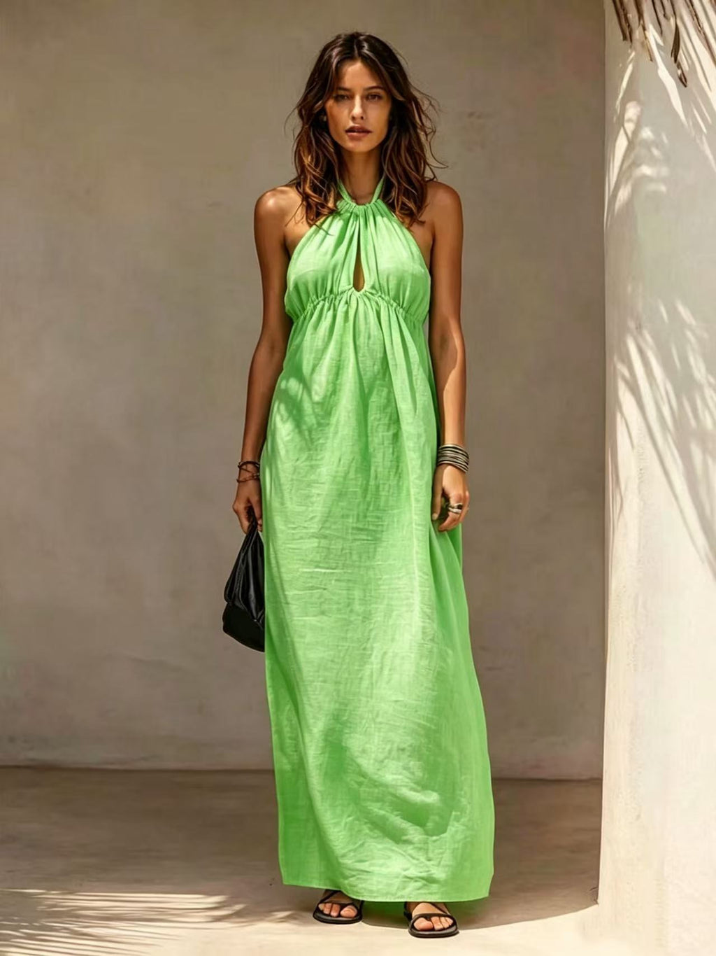 Langes Neckholder-Kleid – Bild 1 | LuxeStyle