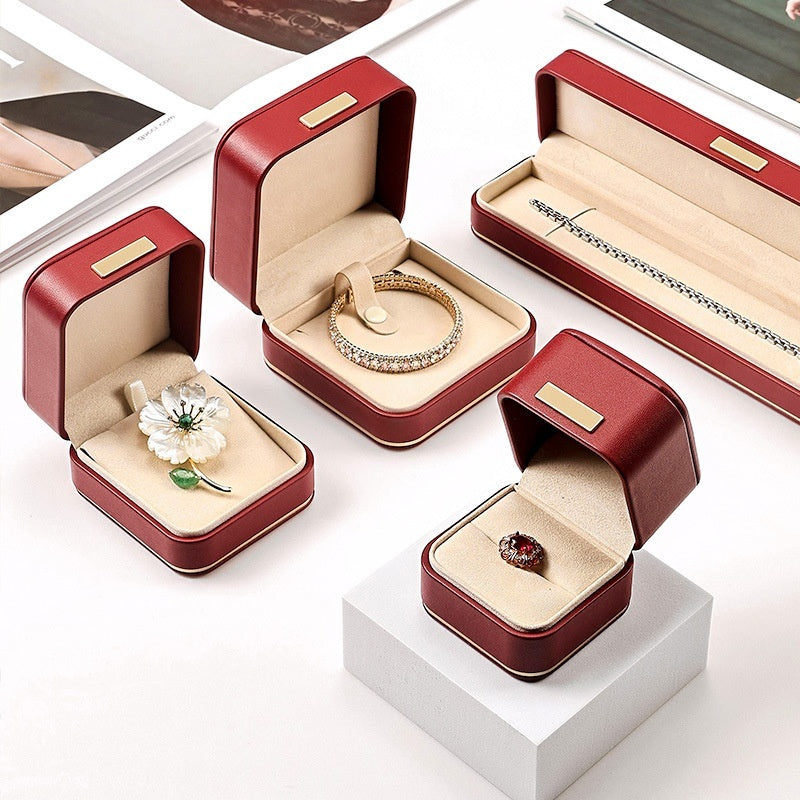 Schmuckbox aus PU-Leder mit abgerundeten Ecken – Bild 10 | LuxeStyle
