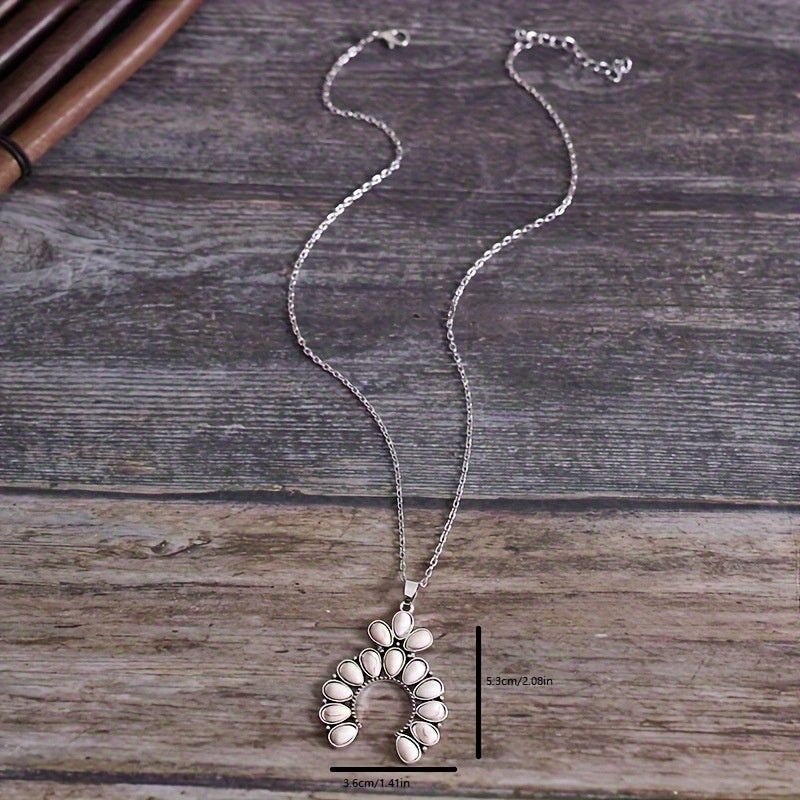 Lagune Boho-Kette getragen Sommer