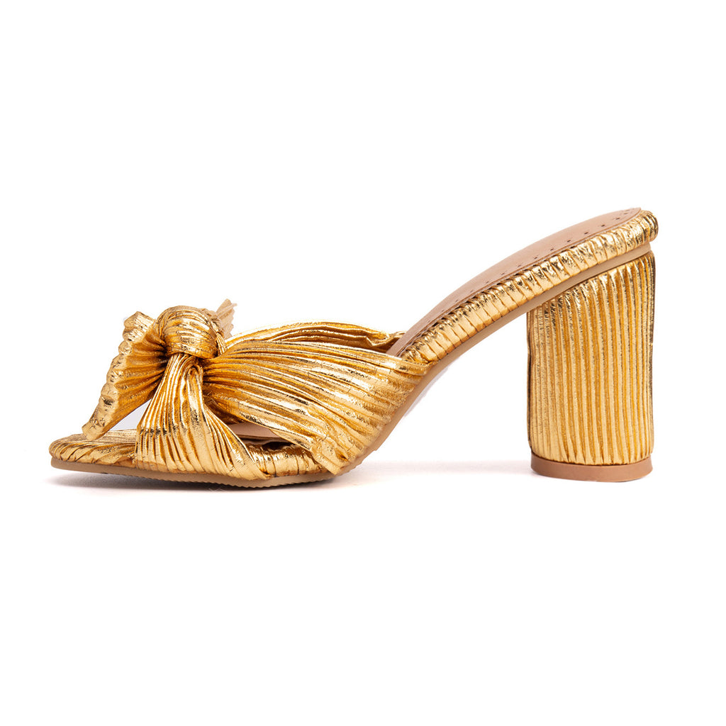 Satin Pantoletten mit Peep-Toe und Blockabsatz