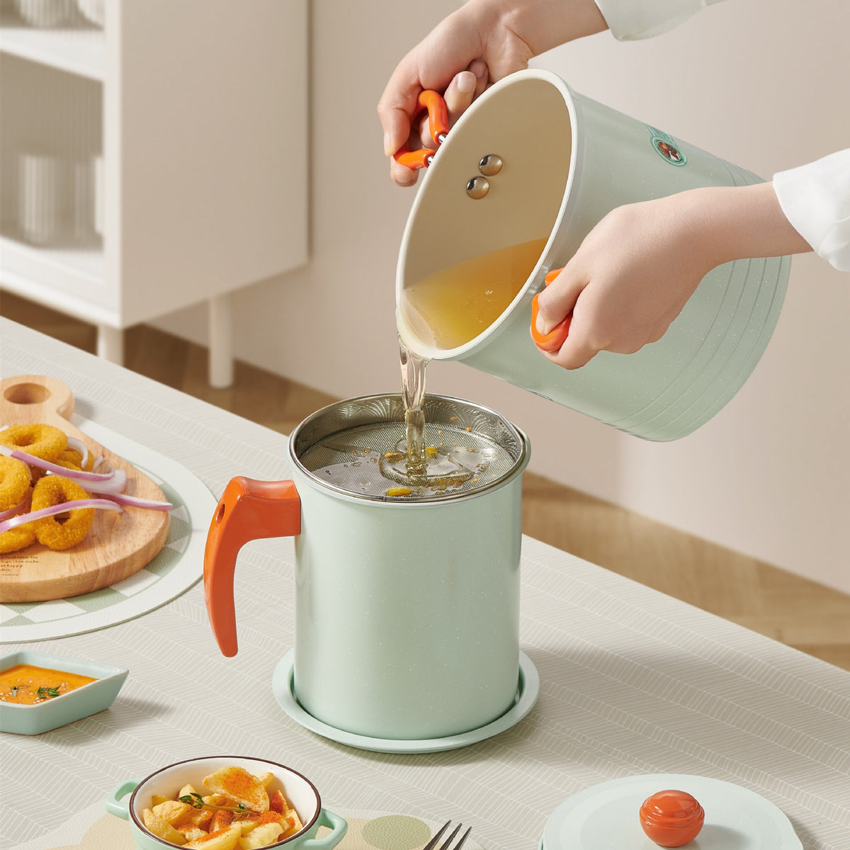 Universal Ölfiltertopf für Induktionsherde – Bild 4 | LuxeStyle