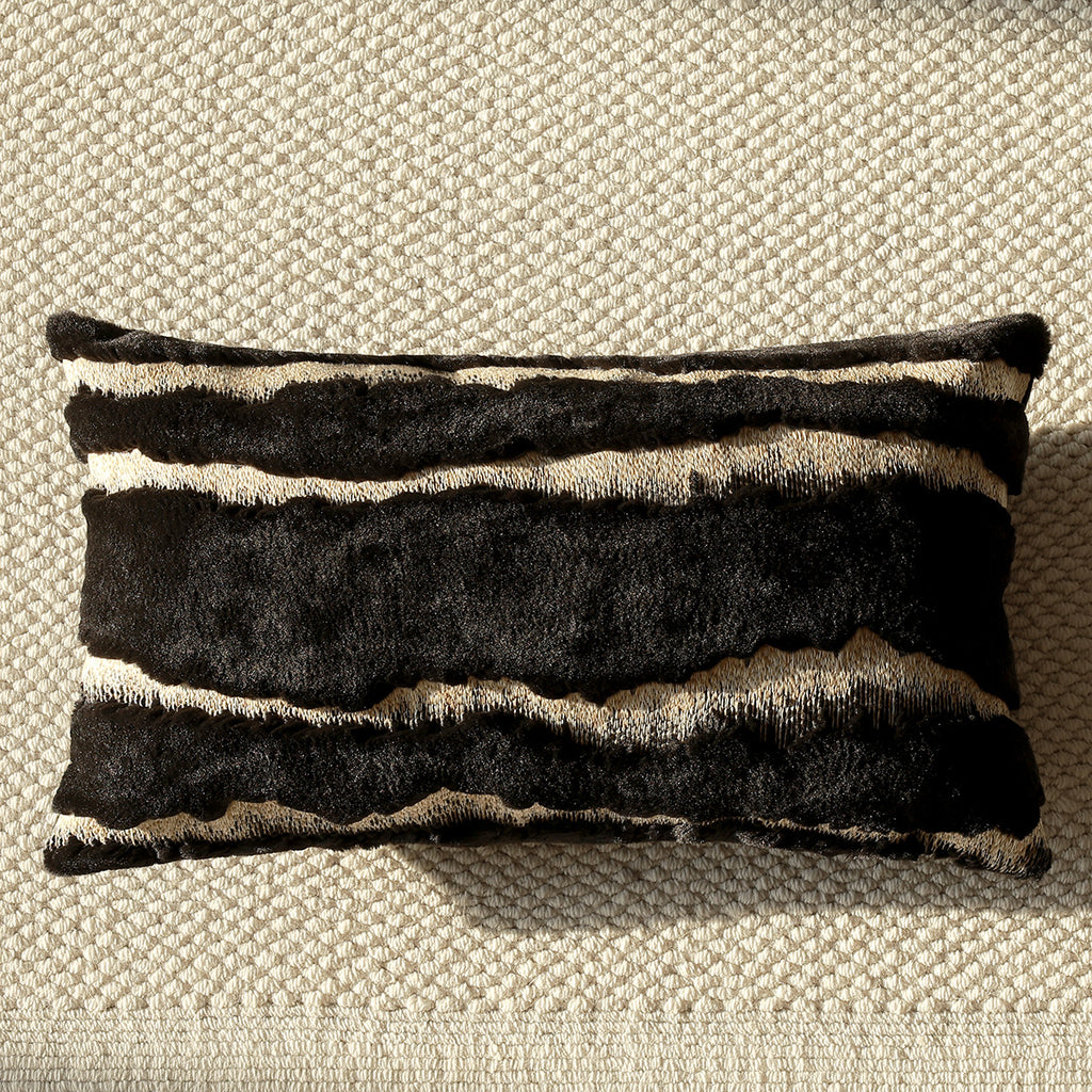 Elegant Embroidered Kissenbezug