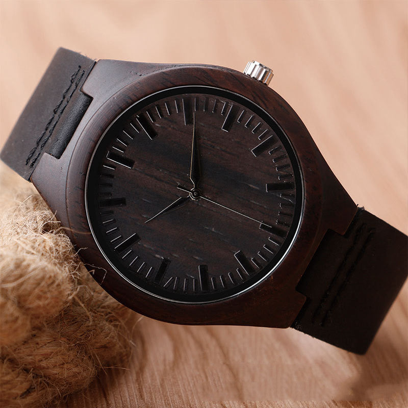 Holzgehäuse-Armbanduhr mit Lederimitatband – Bild 5 | LuxeStyle