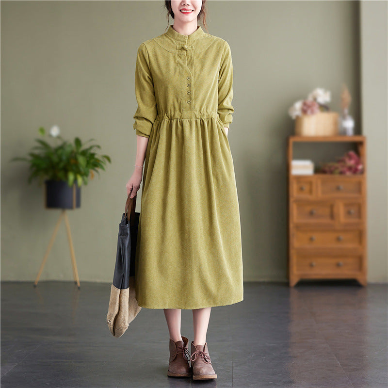 Kleid mit Knopfleiste und Stand-up Kragen aus Cord – Bild 9 | LuxeStyle