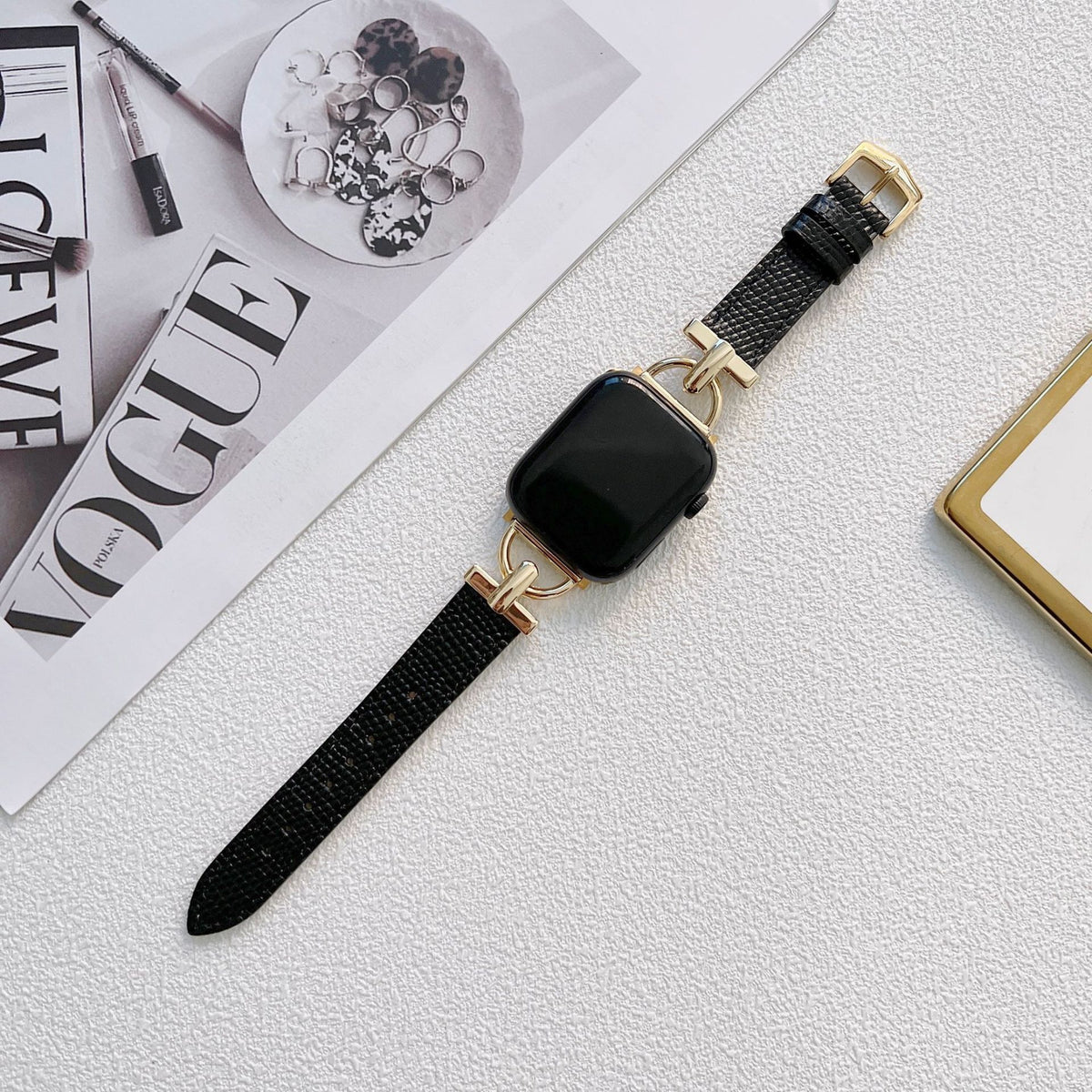 Personalisiertes D-förmiges Lederarmband für Apple Watch – Bild 4 | LuxeStyle