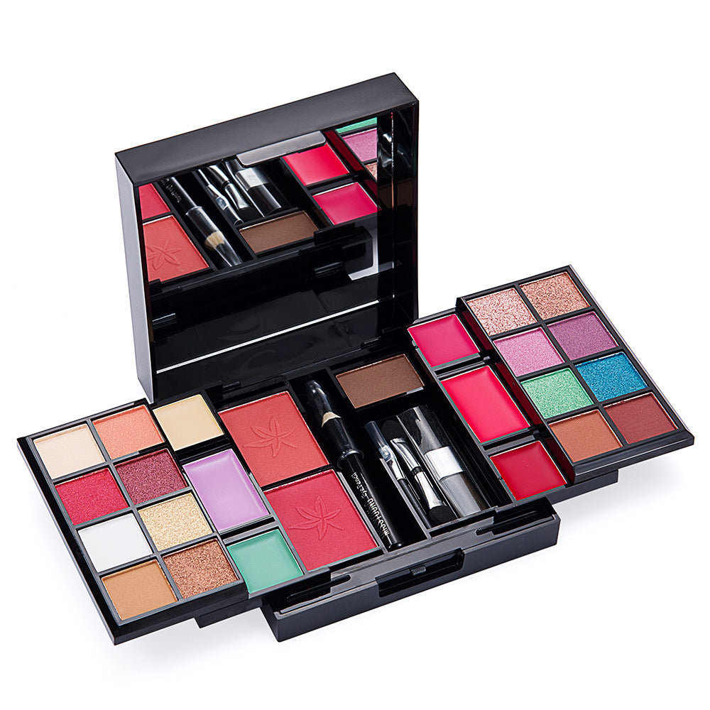 Makeup-Palette: Augen-, Lippen- und Augenbrauen-Puder – Bild 5 | LuxeStyle
