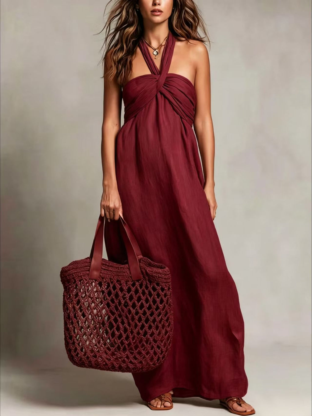 Strandkleid mit Neckholder und weitem Saum | LuxeStyle