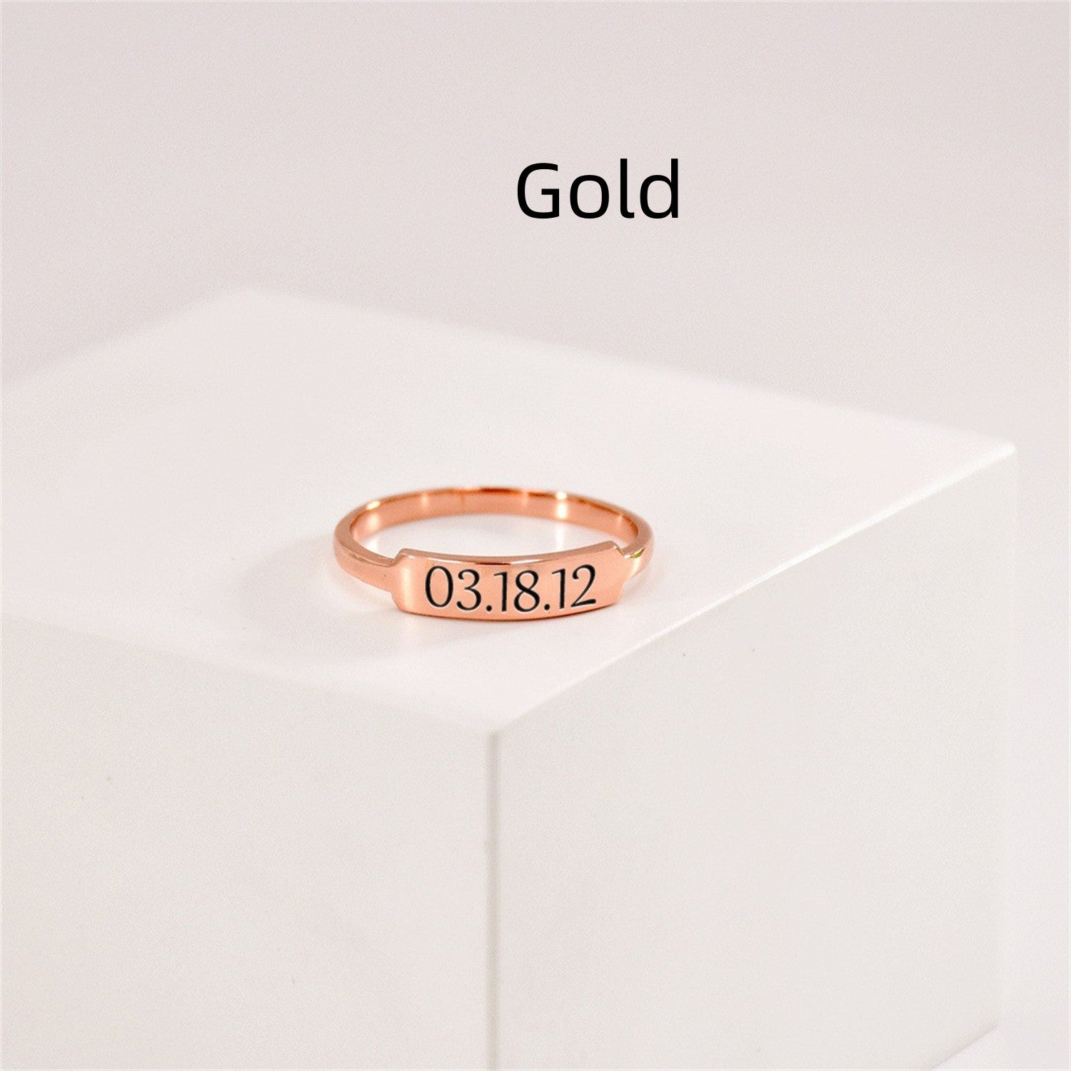 Horizontaler Ring mit Gravur