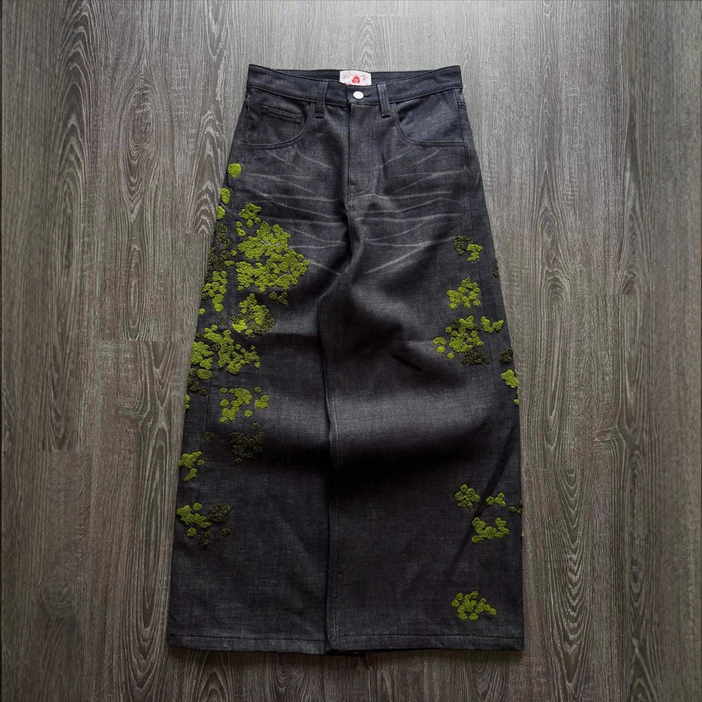 Gerade Jeans mit Blumenstickerei