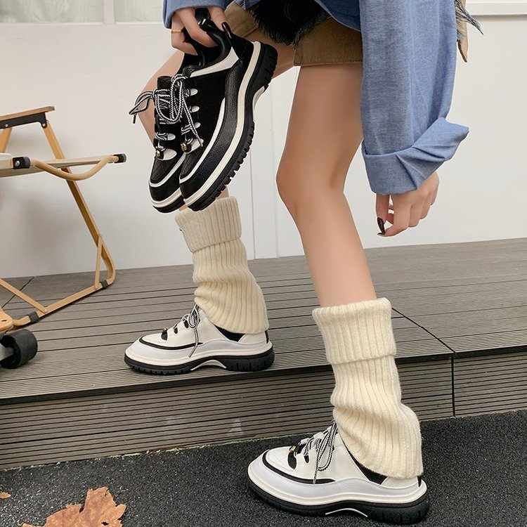 Retro Schwarz-Weisse Color Block Sneaker