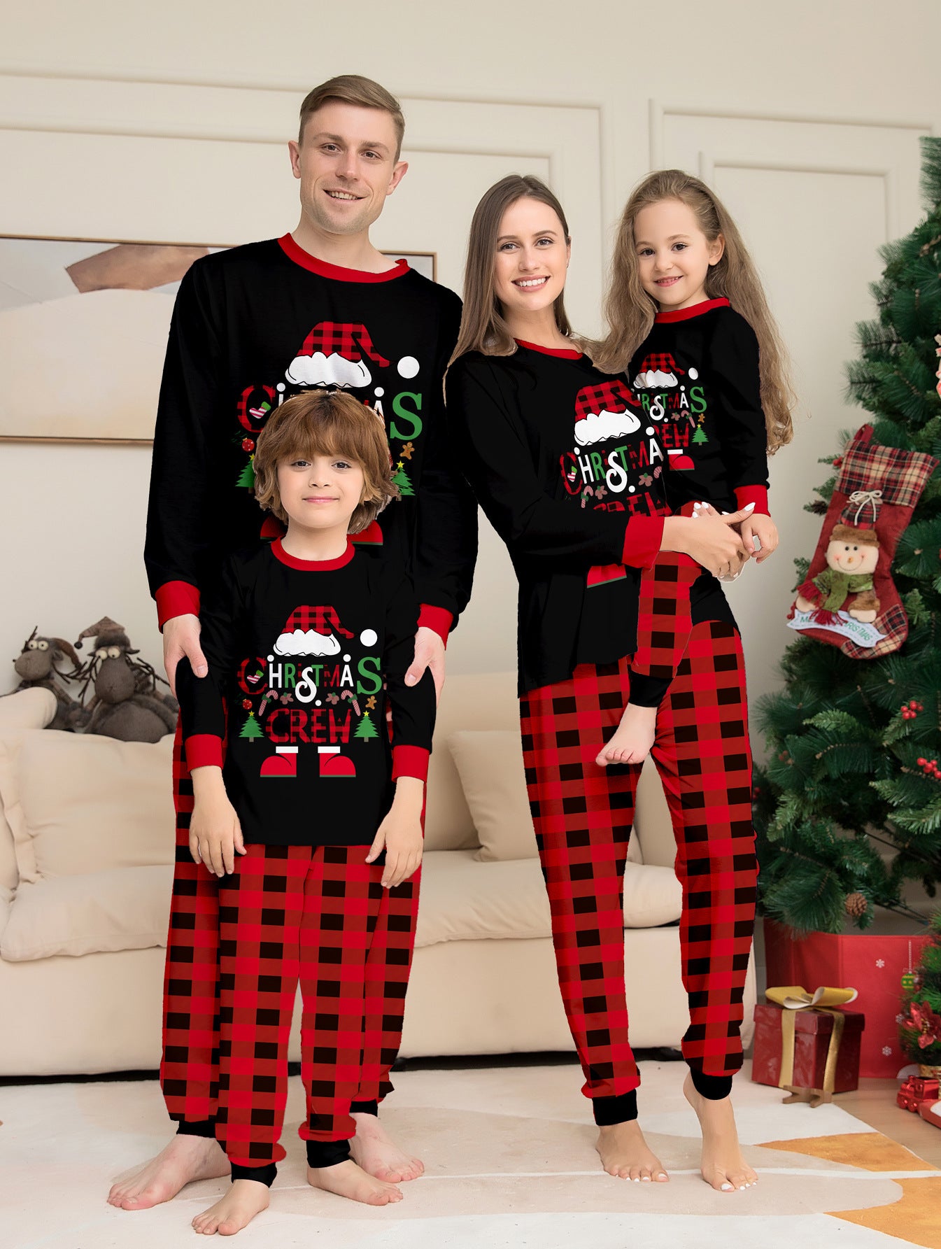 Weihnachts Pyjama-Set im rot-schwarzen Karomuster