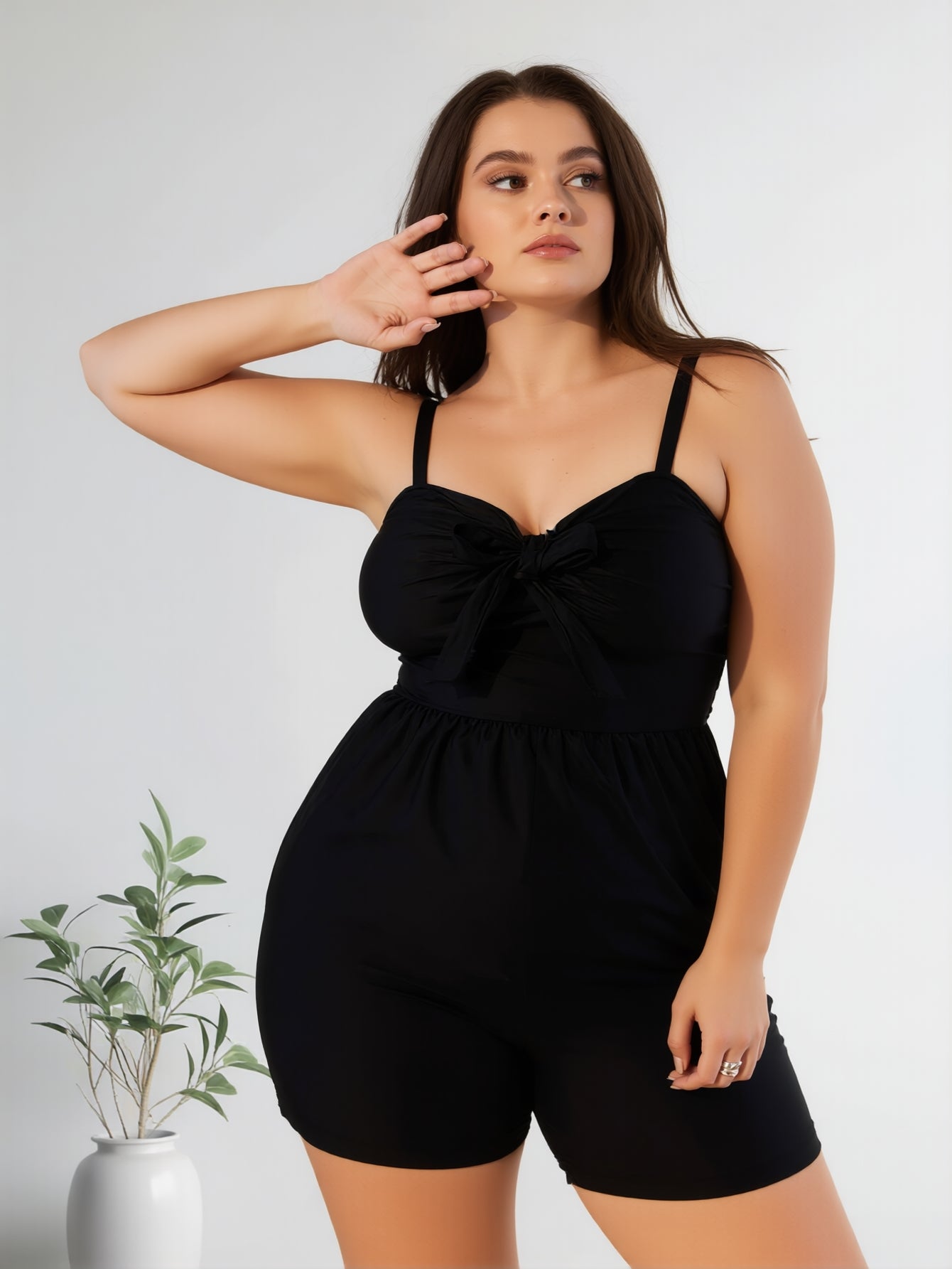 Eleganter Tankini mit hohem Halsausschnitt