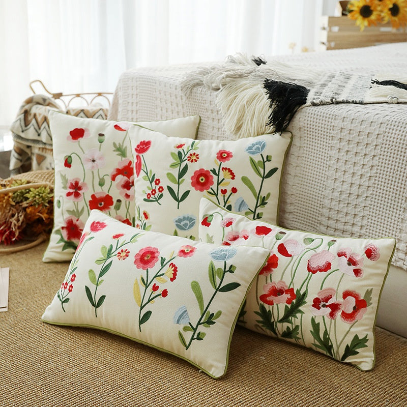 Besticktes Zierkissen – Bild 5 | LuxeStyle