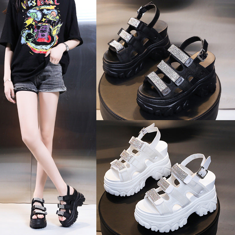Sandalen mit Schnalle und weicher Sohle – Bild 6 | LuxeStyle
