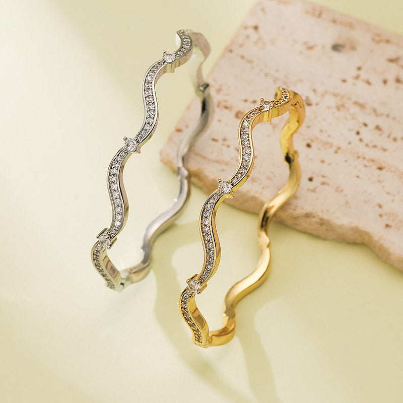 Armband mit Zirkonia-Wellenmuster – Bild 6 | LuxeStyle