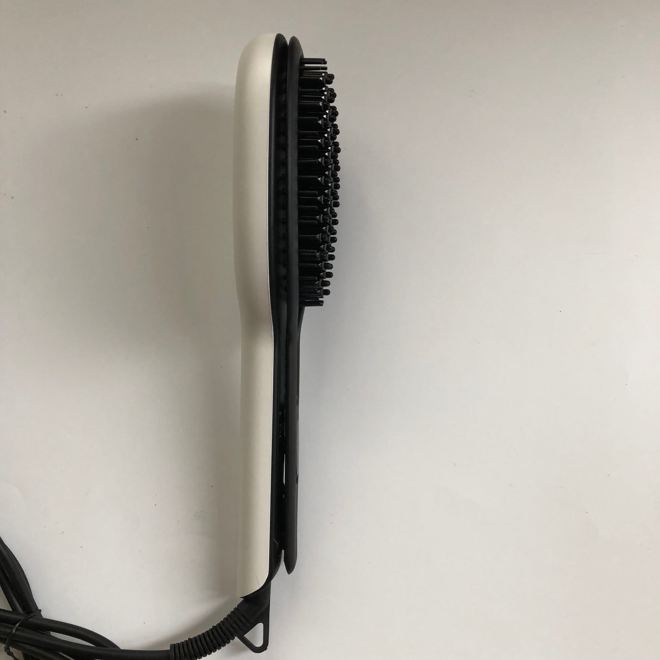 Glättender Kamm für glattes Haar