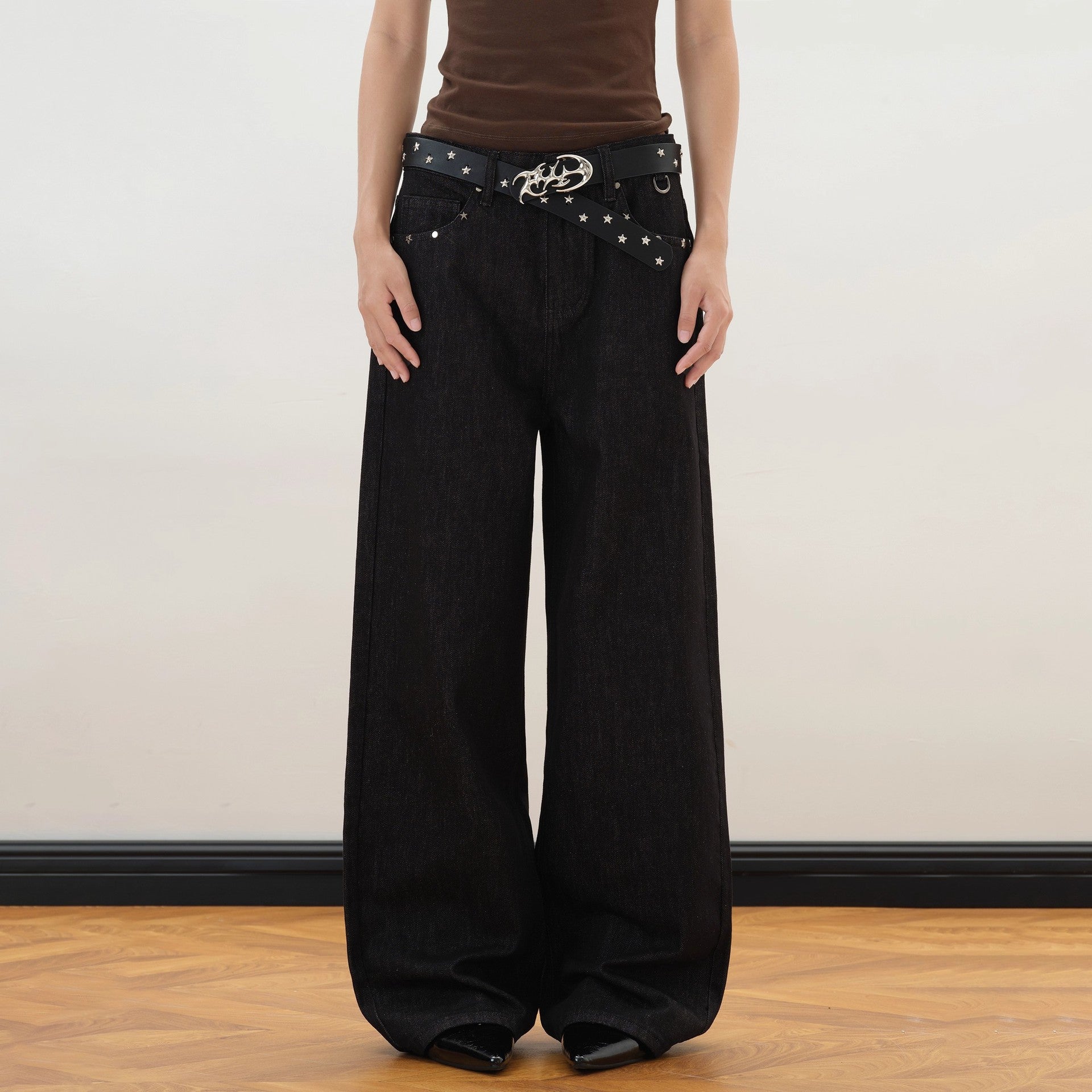 Relaxed Straight-Leg Jeans mit Nieten und Sternen