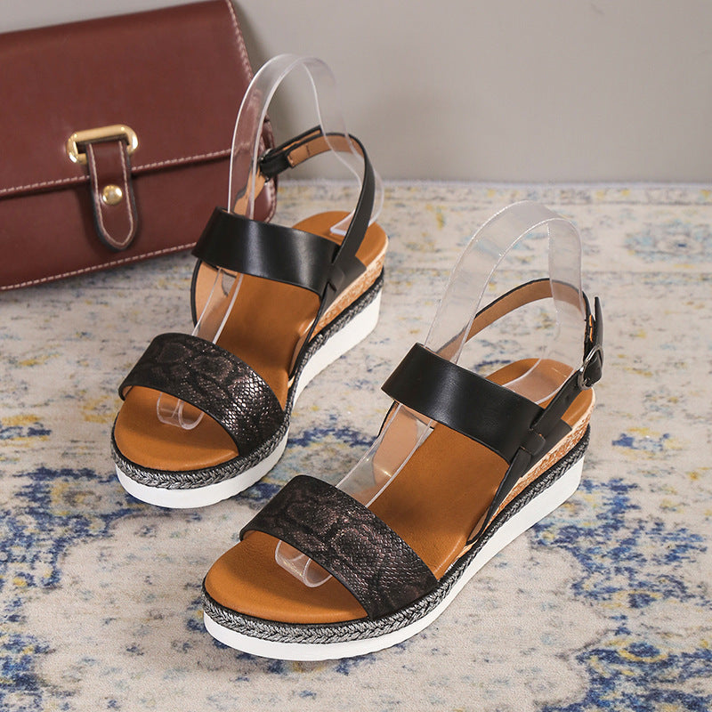 Keilabsatz-Sandalen mit breitem Riemen | LuxeStyle