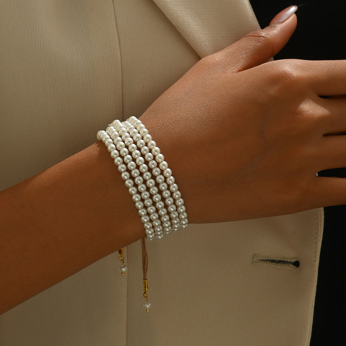 Multischicht-Armband mit Kunstperlen – Anpassbarer Damen-Schmuck