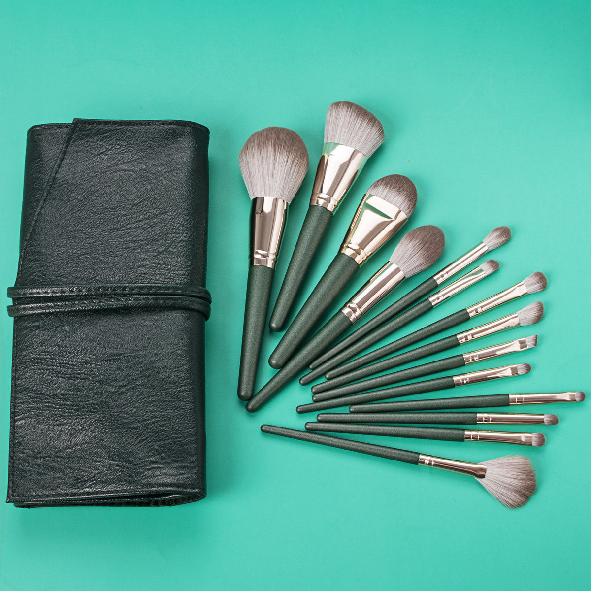 Puder- & Augenpinsel-Set mit Aufbewahrung – Bild 13 | LuxeStyle