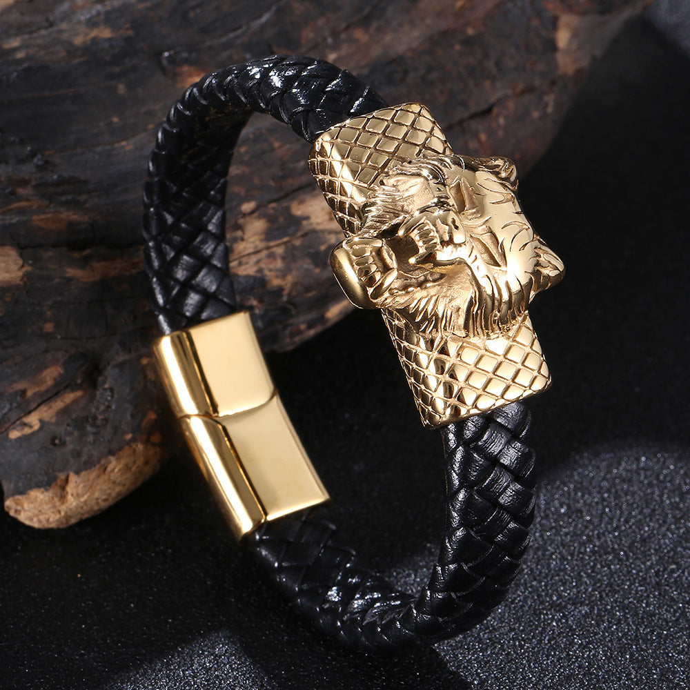 Schwarzes Lederarmband mit Wolf-Design – Bild 3 | LuxeStyle