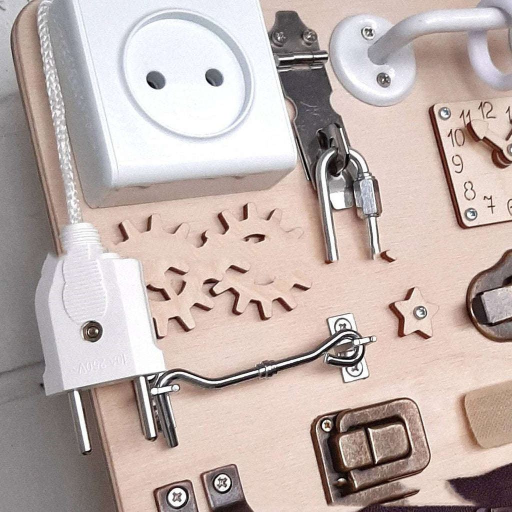 Holz Busyboard für Kinder – Bild 6 | LuxeStyle