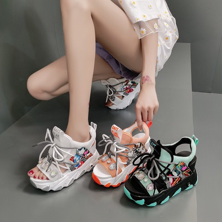 PU-Sandalen mit Schnürung und Blockabsatz – Bild 5 | LuxeStyle