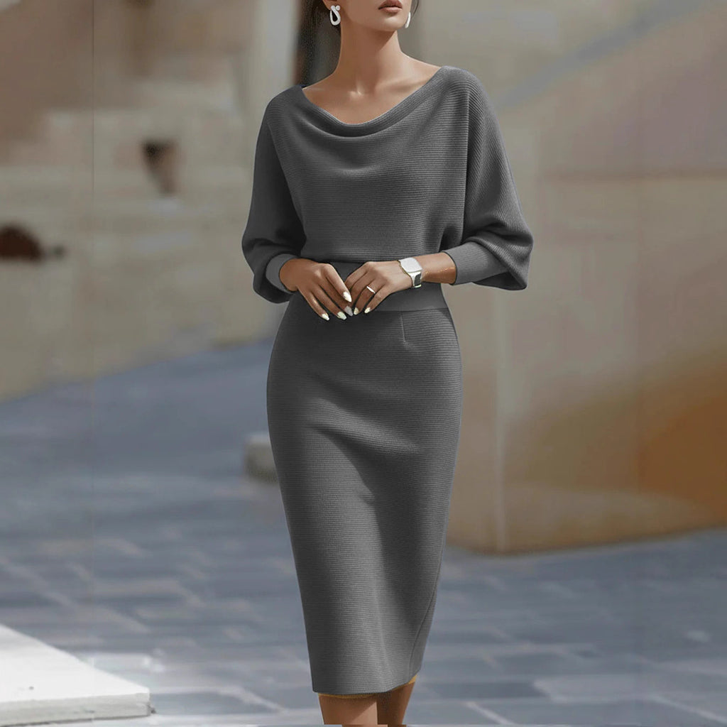 Elegantes Etuikleid mit Schlitz und Flared Sleeves – Bild 3 | LuxeStyle